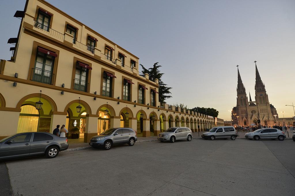 Real Hotel Lujan Extérieur photo