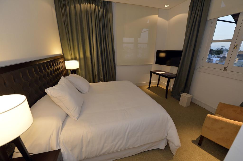 Real Hotel Lujan Extérieur photo