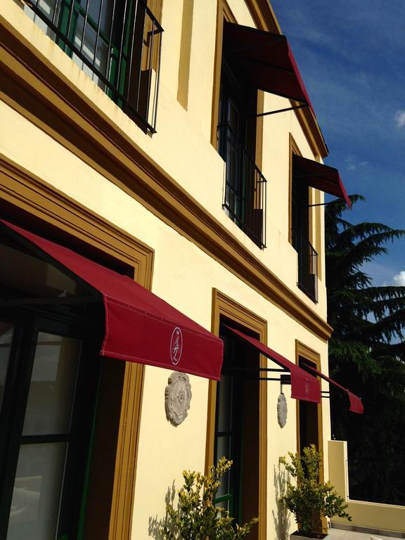 Real Hotel Lujan Extérieur photo