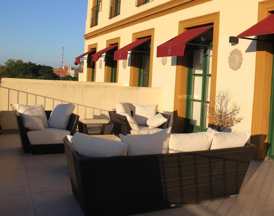 Real Hotel Lujan Extérieur photo