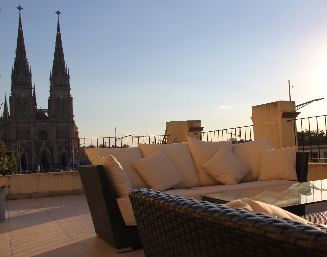 Real Hotel Lujan Extérieur photo