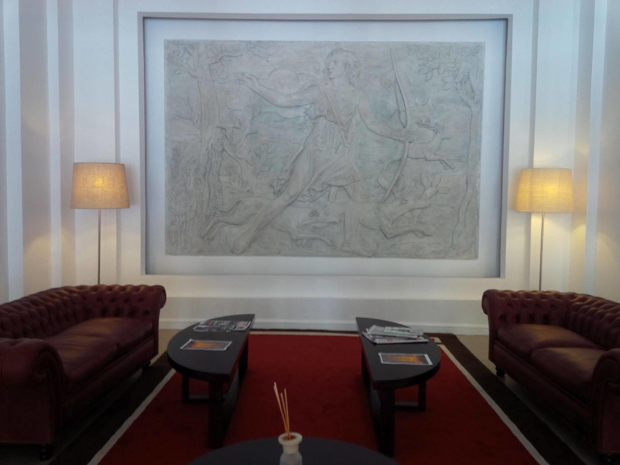 Real Hotel Lujan Extérieur photo