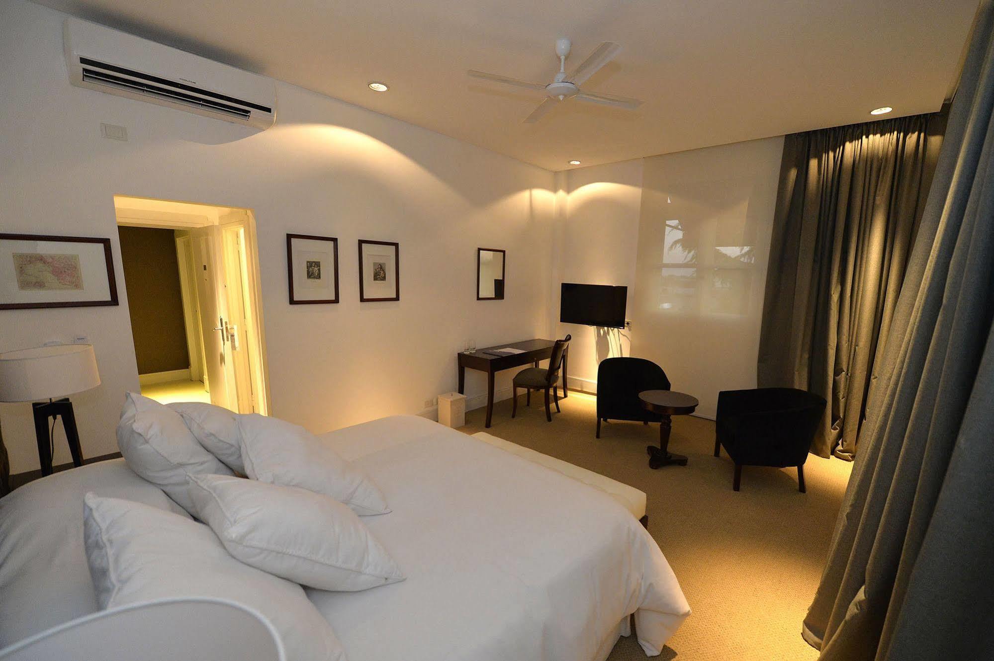 Real Hotel Lujan Extérieur photo